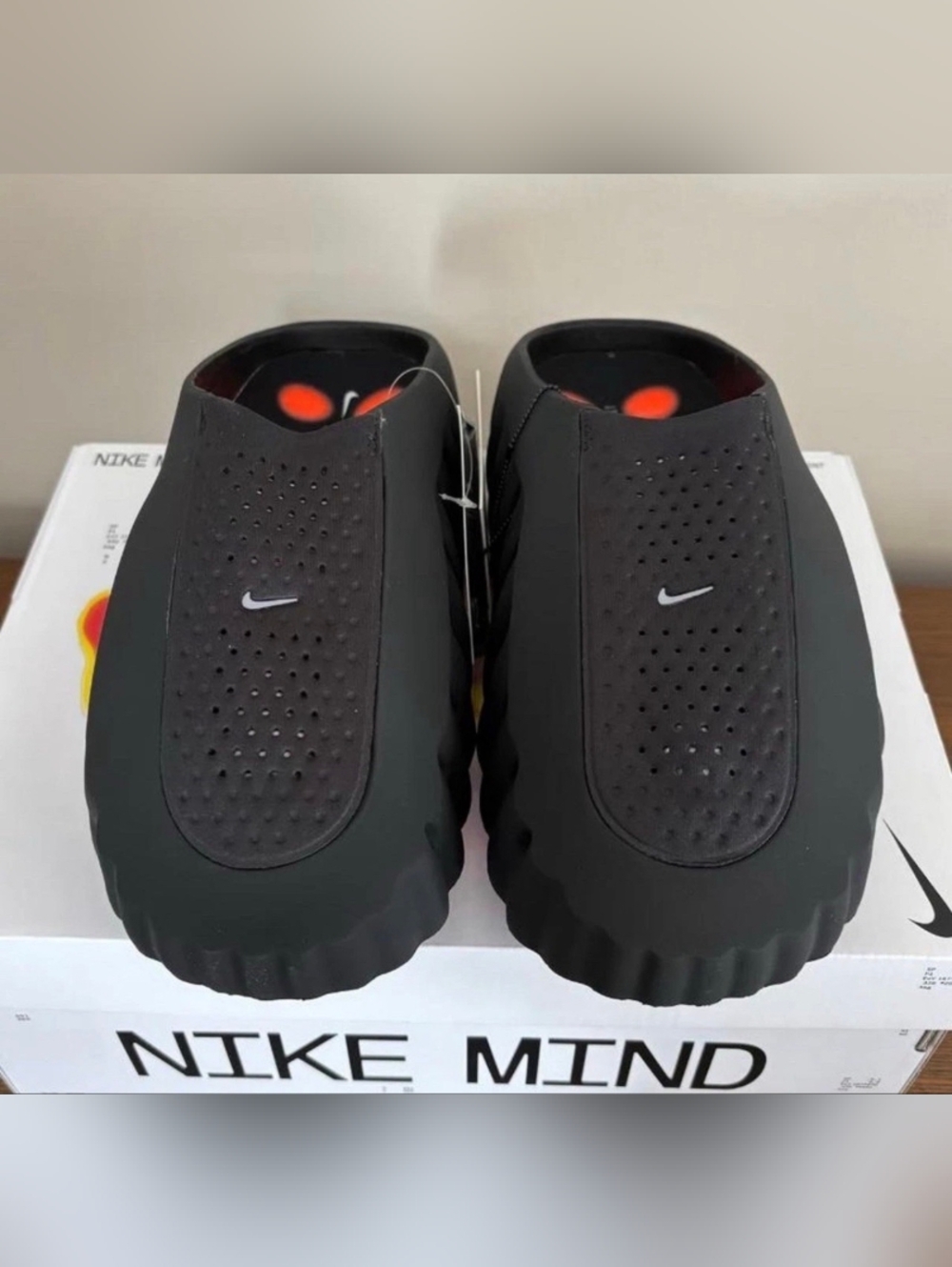 ***RUNS SMALL*** Men's Size 11 Nike Mind 001 Black Chrome Hyper Crimson Slides - Picture 4 of 6